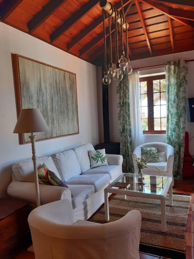 Casa Rural Los Dragos Фуенкальєнте-де-ла-Пальма Екстер'єр фото