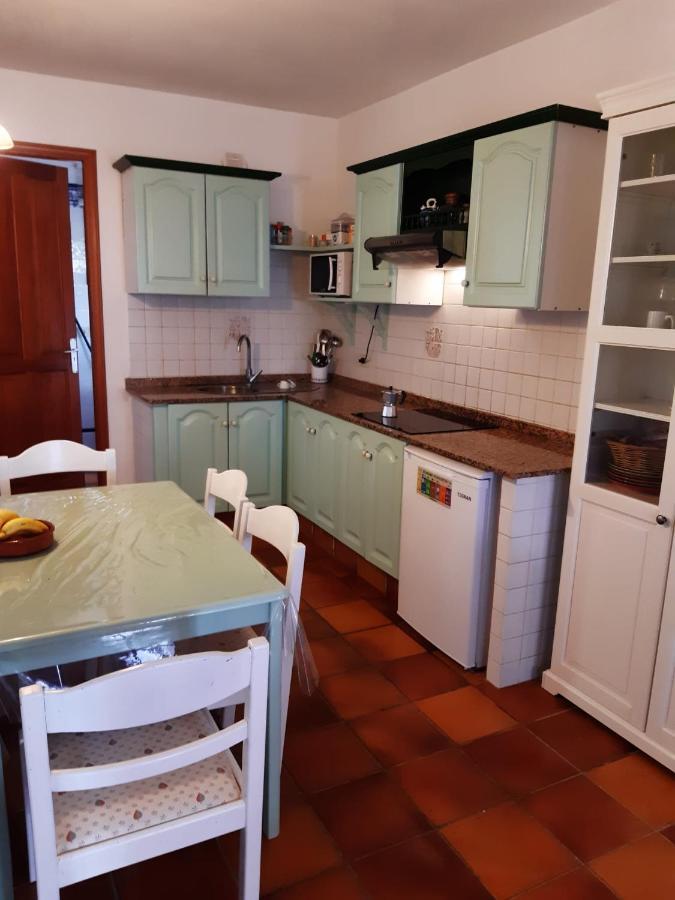 Casa Rural Los Dragos Фуенкальєнте-де-ла-Пальма Екстер'єр фото